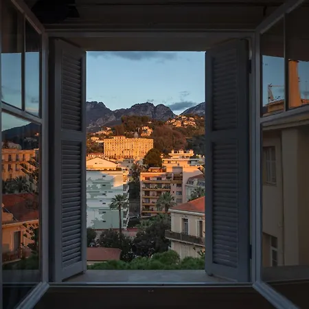 Rooftop One Bedroom Near Train Station In Apartmán